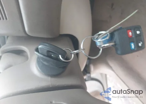 2002 Lincoln Town Car Sig. Prem./Signature from USA, damaged, VIN 1LNHM82W12Y656800